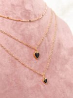 Collares triples